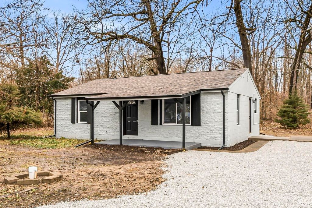 Photo of 55345 Hollywood Boulevard, South Bend, IN 46628 (MLS # 202607202)