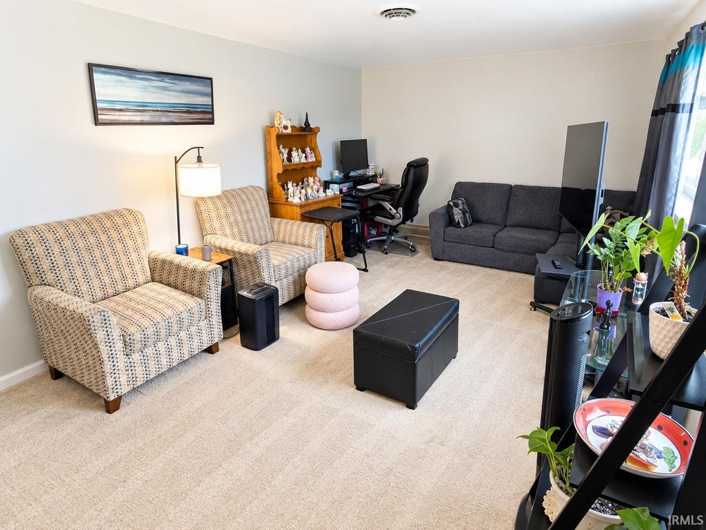 Photo of 7921 Chinchilla Lane, Fort Wayne, IN 46816 (MLS # 202639321)