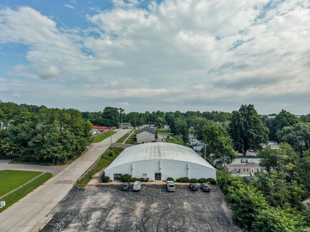 Photo of 1430 N Willis Drive, Bloomington, IN 47404 (MLS # 202631024)