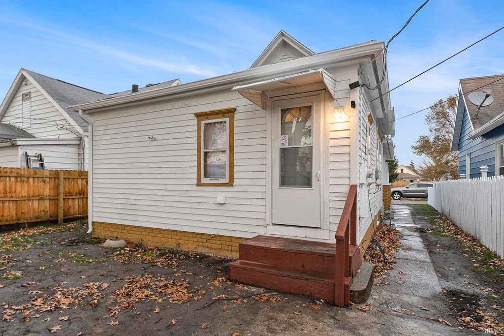 Photo of 1530 fisher Street, South Bend, IN 46619 (MLS # 202546565)