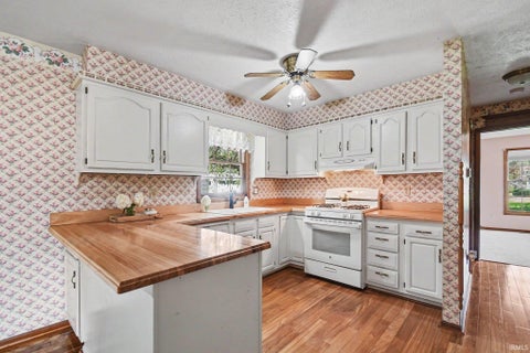 Tiny photo for 52143 Broken Arrow Drive, Granger, IN 46530 (MLS # 202635743)
