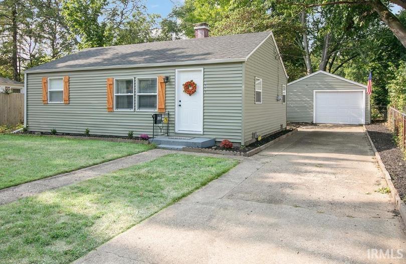 Photo of 1320 Eastbrook Drive, South Bend, IN 46616 (MLS # 202635681)