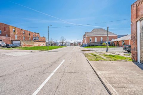 Tiny photo for 212 N Canal Street, Alexandria, IN 46001 (MLS # 202612680)