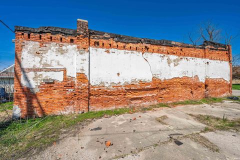 Tiny photo for 212 N Canal Street, Alexandria, IN 46001 (MLS # 202612680)