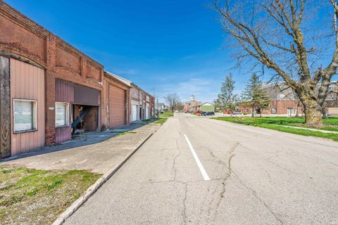 Tiny photo for 212 N Canal Street, Alexandria, IN 46001 (MLS # 202612680)