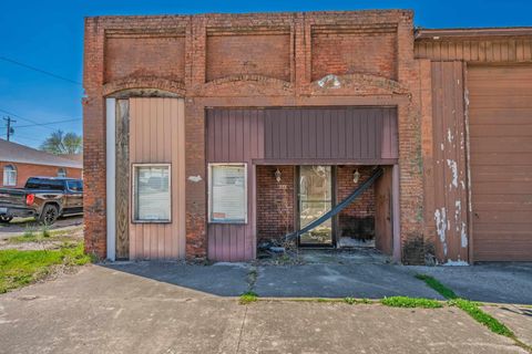 Photo of 212 N Canal Street, Alexandria, IN 46001 (MLS # 202612680)