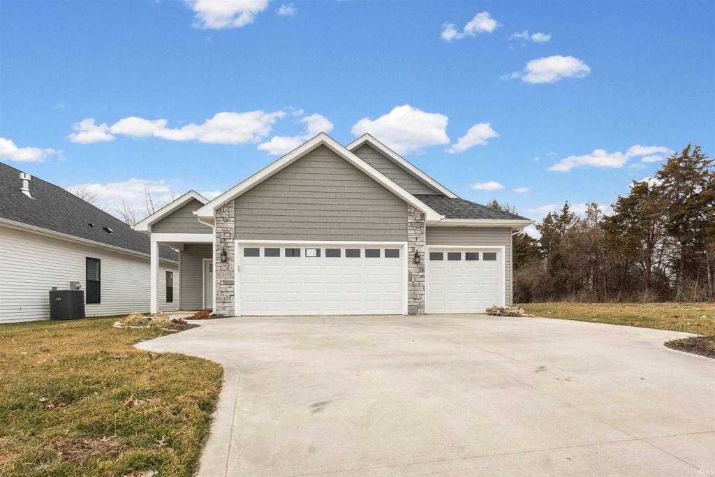 Photo of 6309 Becker Drive, Fort Wayne, IN 46835 (MLS # 202605971)