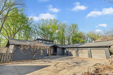 Photo of 3434 S Ashwood Drive, Bloomington, IN 47401 (MLS # 202602808)