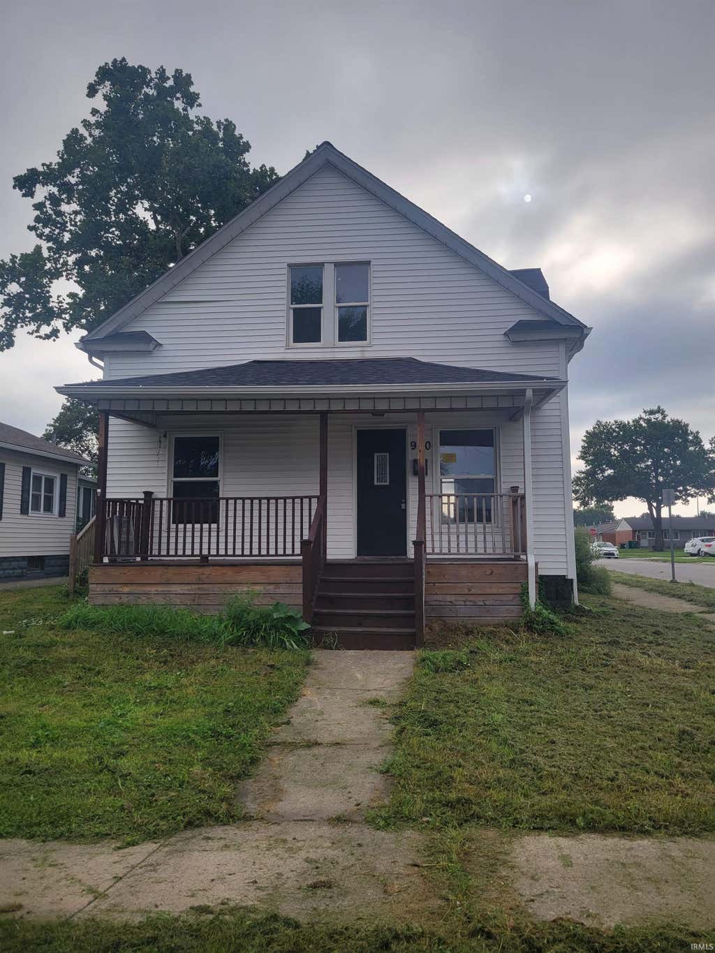 Photo of 930 Dodge Avenue, Mishawaka, IN 46544 (MLS # 202634691)