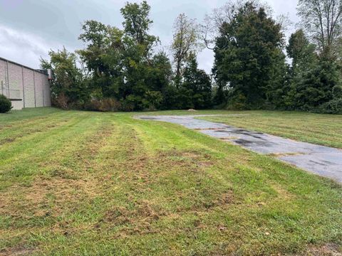 Photo of 1608 Central Avenue, Bedford, IN 47421 (MLS # 202540705)