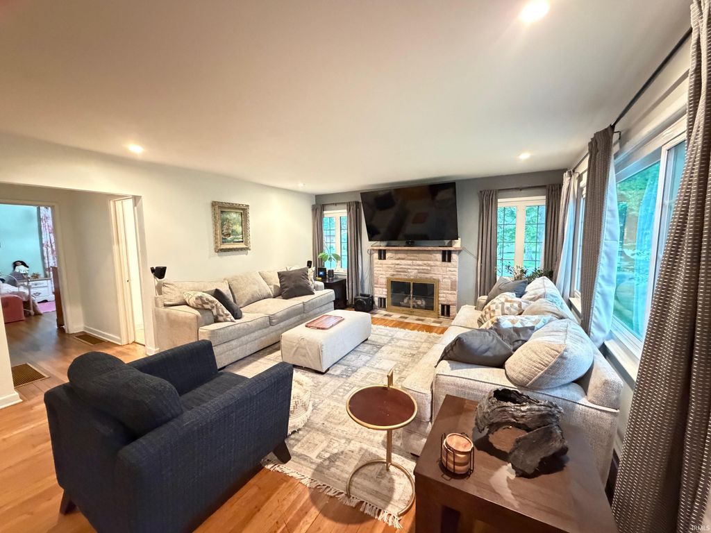 Photo of 702 Crockett Street, Covington, IN 47932 (MLS # 202619179)