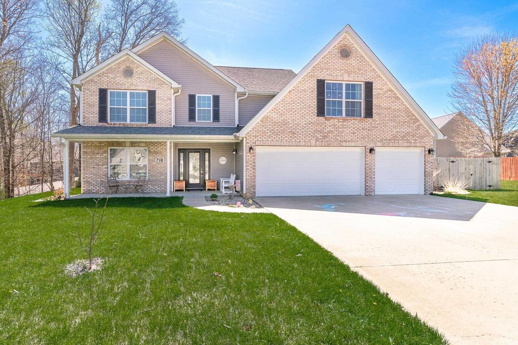 Photo of 718 E Appomatox Court, Ellettsville, IN 47429 (MLS # 202606604)