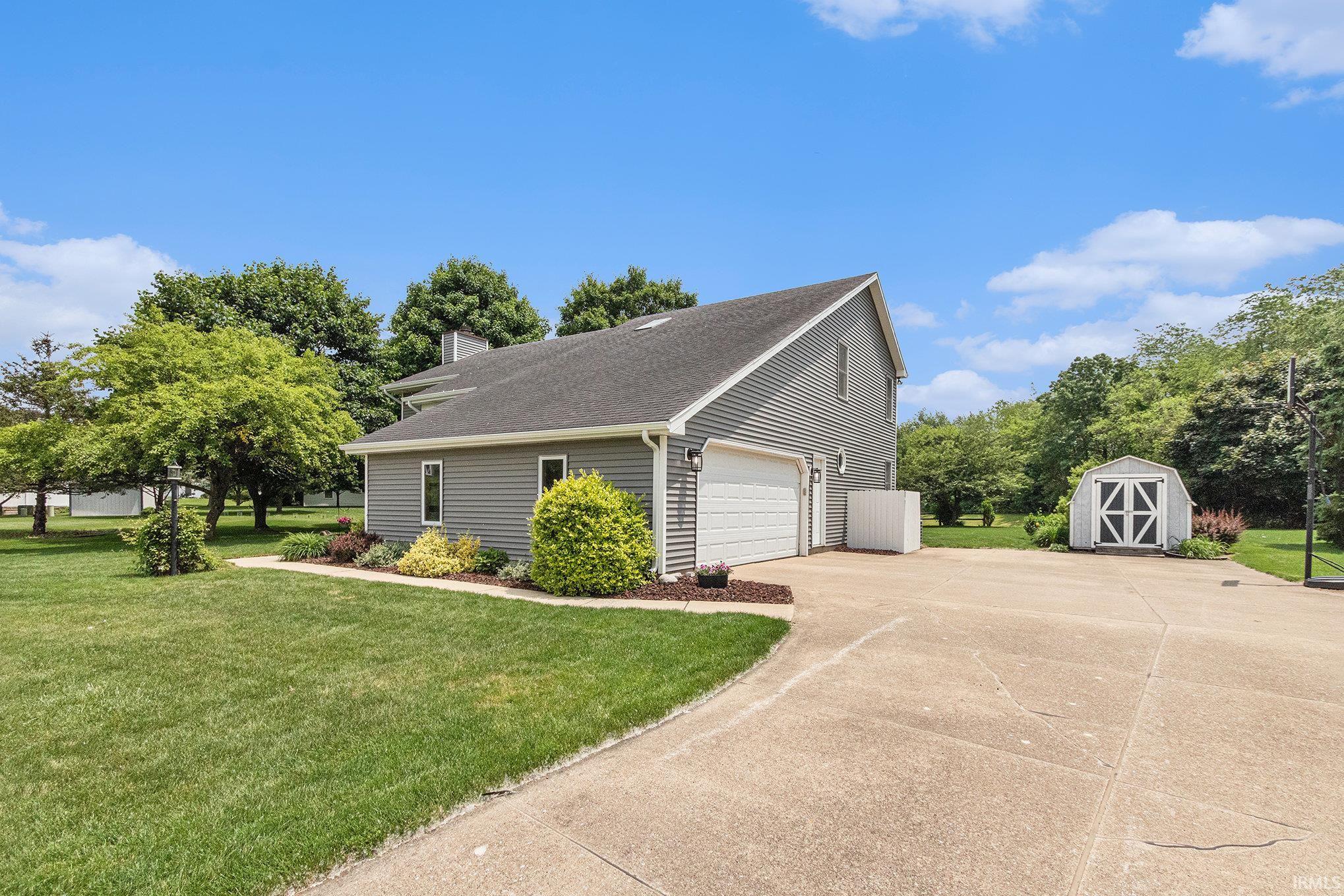 Granger, Indiana 46530, United States, 3 Bedrooms Bedrooms, ,3 BathroomsBathrooms,Residential,Contingent,149943