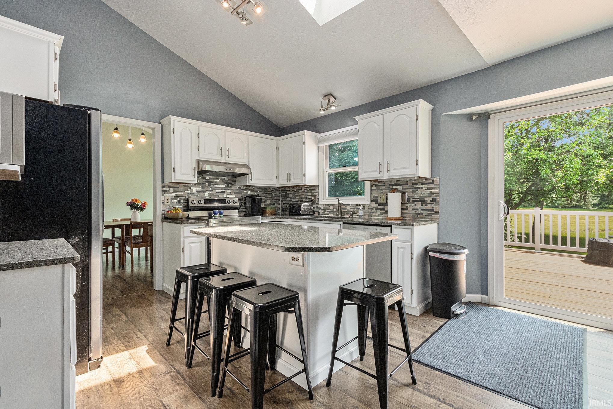 Granger, Indiana 46530, United States, 3 Bedrooms Bedrooms, ,3 BathroomsBathrooms,Residential,Contingent,149943