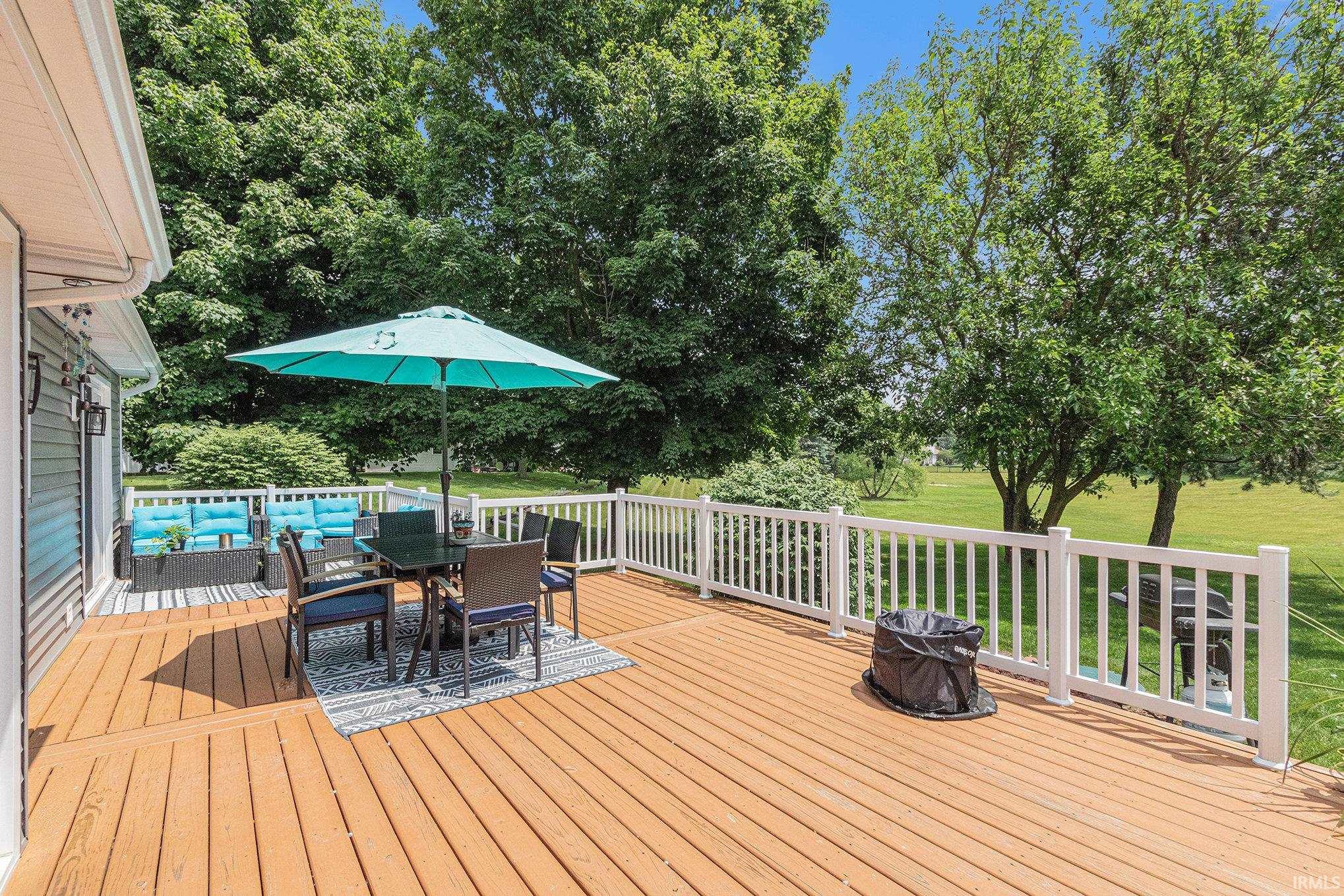 Granger, Indiana 46530, United States, 3 Bedrooms Bedrooms, ,3 BathroomsBathrooms,Residential,Contingent,149943