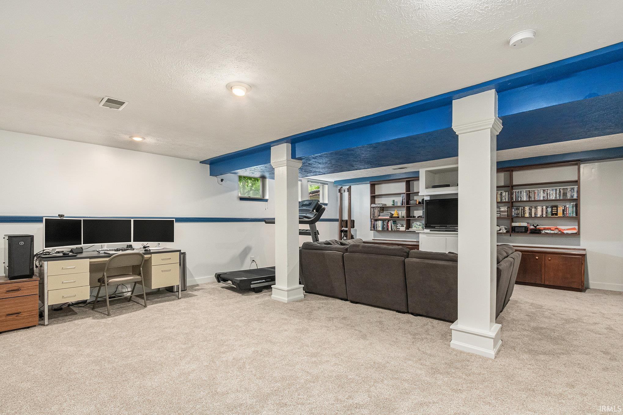 Granger, Indiana 46530, United States, 3 Bedrooms Bedrooms, ,3 BathroomsBathrooms,Residential,Contingent,149943