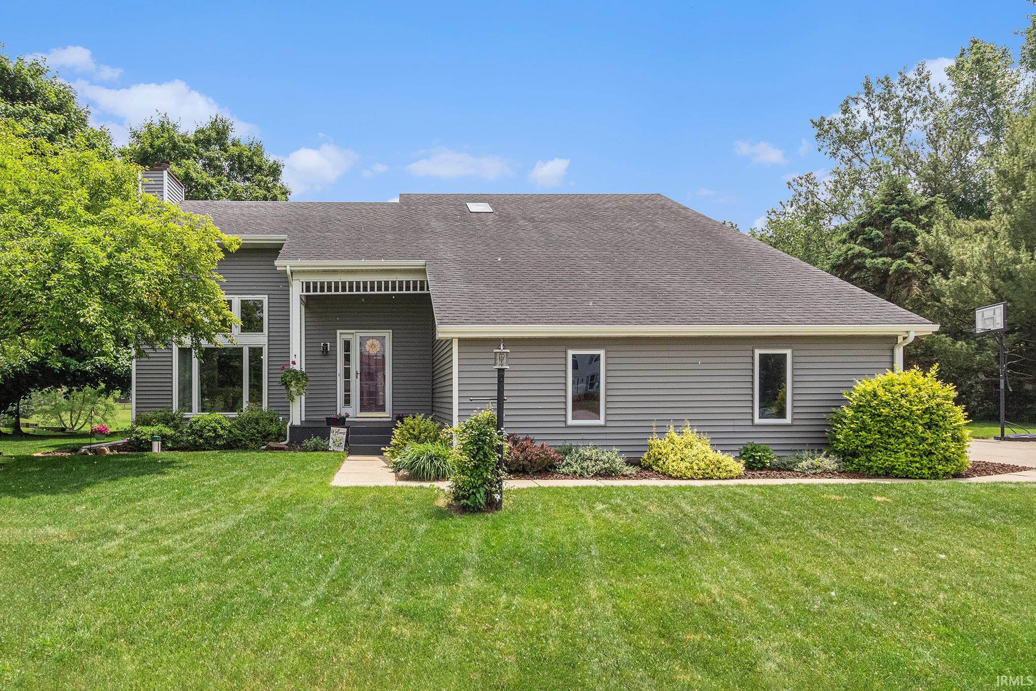 Granger, Indiana 46530, United States, 3 Bedrooms Bedrooms, ,3 BathroomsBathrooms,Residential,Contingent,149943