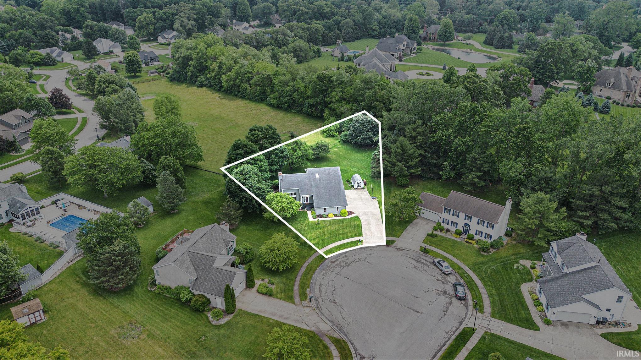 Granger, Indiana 46530, United States, 3 Bedrooms Bedrooms, ,3 BathroomsBathrooms,Residential,Contingent,149943