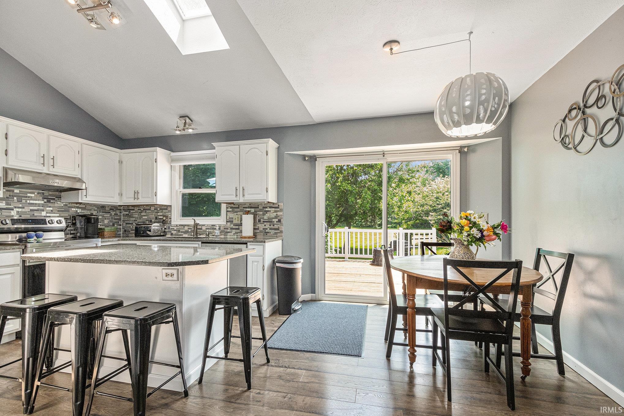 Granger, Indiana 46530, United States, 3 Bedrooms Bedrooms, ,3 BathroomsBathrooms,Residential,Contingent,149943