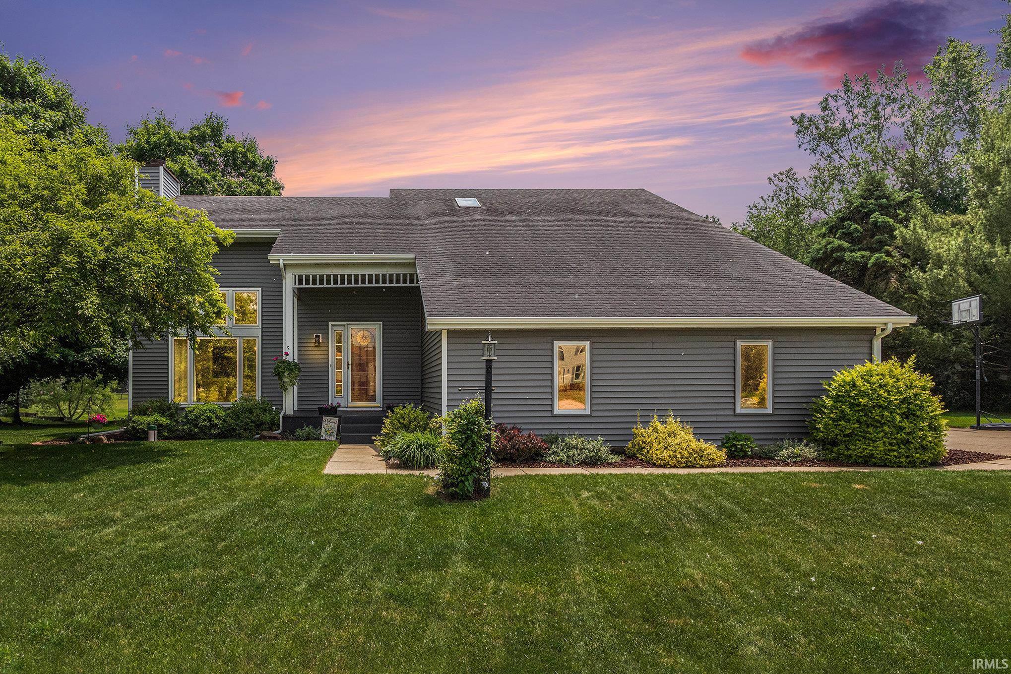 Granger, Indiana 46530, United States, 3 Bedrooms Bedrooms, ,3 BathroomsBathrooms,Residential,Contingent,149943