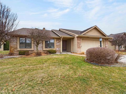 Photo of 1122 Packard Place, Auburn, IN 46706 (MLS # 202617181)