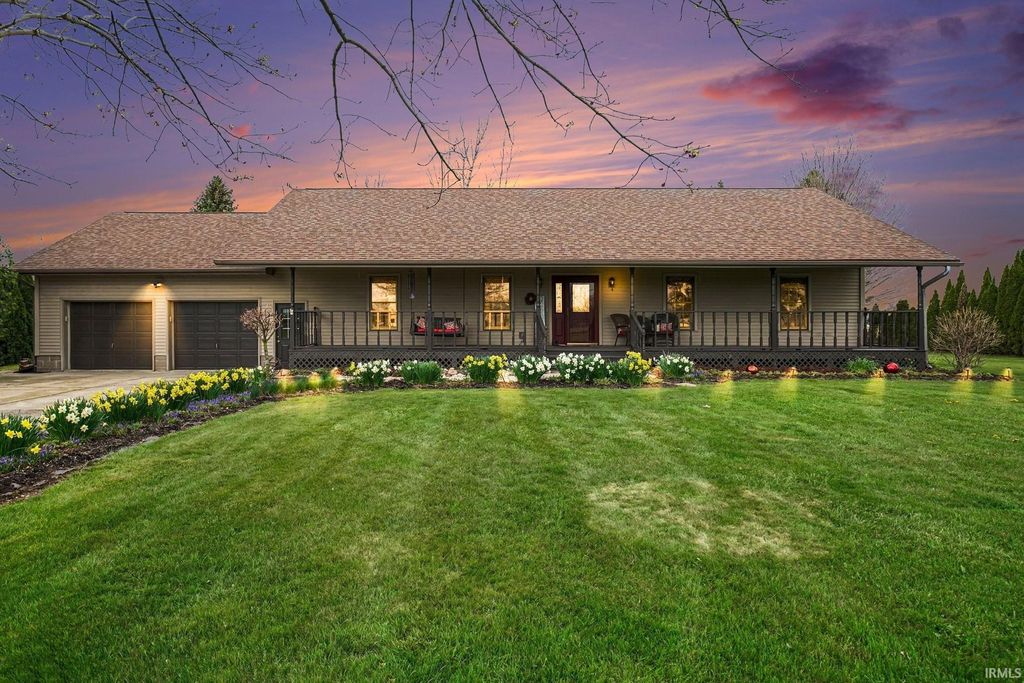 Photo of 3900 N 400 W, Shipshewana, IN 46565 (MLS # 202613904)