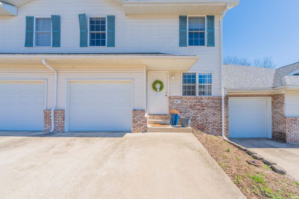 Photo of 3877 S Cramer Circle, Bloomington, IN 47403 (MLS # 202607815)