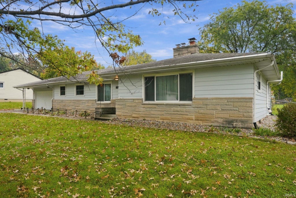 Photo of 3914 Daner Drive, Fort Wayne, IN 46815 (MLS # 202642950)