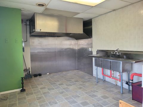 Tiny photo for 2222 N Plate Street, Kokomo, IN 46901 (MLS # 202445615)