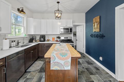 Tiny photo for 619 Rose Street, West Lafayette, IN 47906 (MLS # 202612319)