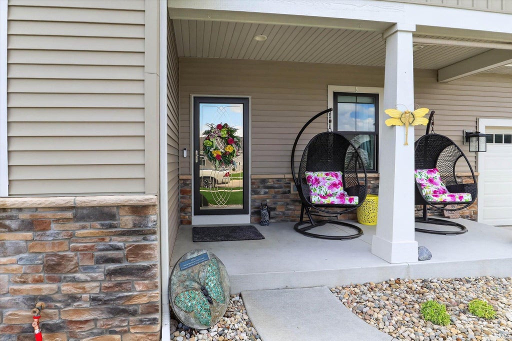 Photo of 1644 Sandlewood Drive, Goshen, IN 46526 (MLS # 202638048)
