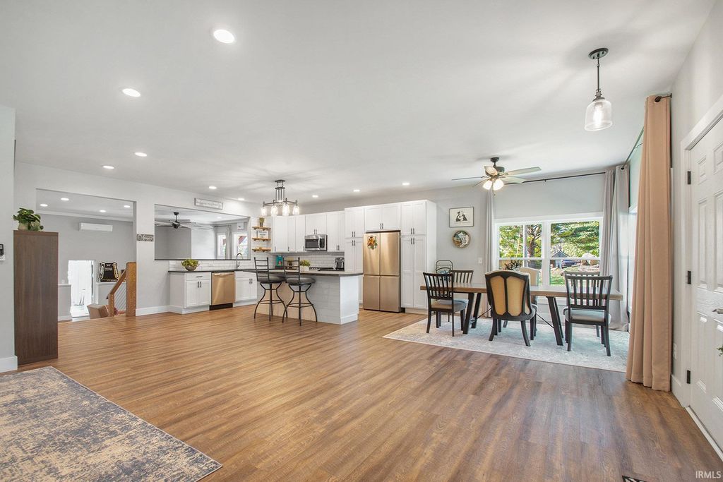 Photo of 17303 Ireland Road, South Bend, IN 46614 (MLS # 202542841)