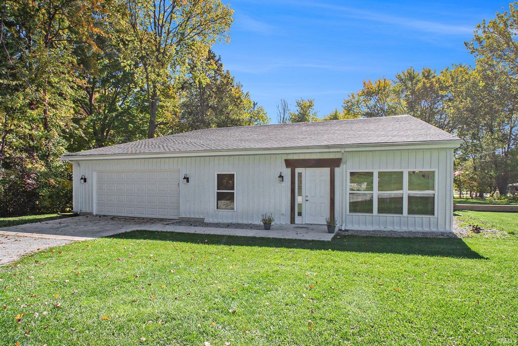 Photo of 17303 Ireland Road, South Bend, IN 46614 (MLS # 202542841)