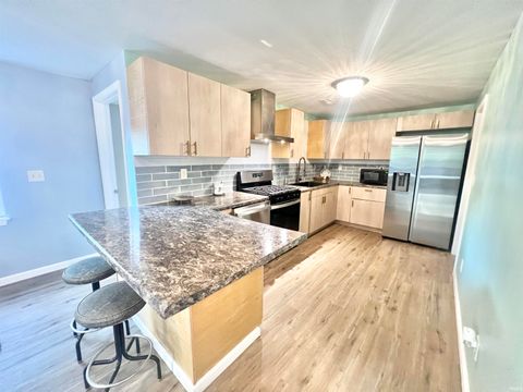Tiny photo for 203 Beal Street, Logansport, IN 46947 (MLS # 202538228)
