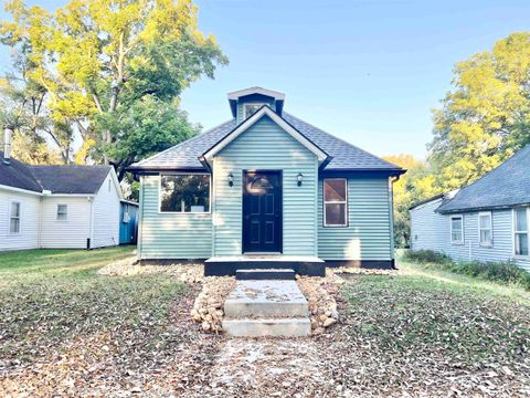 Photo of 203 Beal Street, Logansport, IN 46947 (MLS # 202538228)