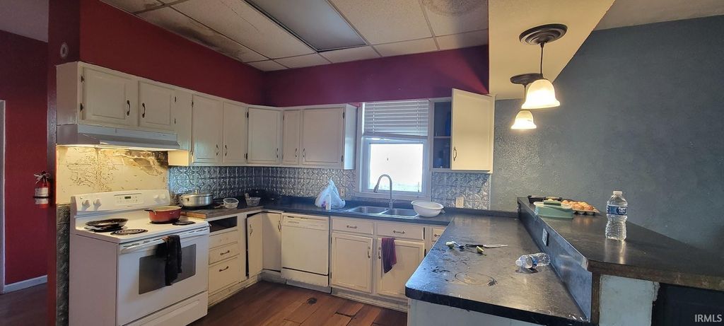 Photo of 211 S Meridian Street, Washington, IN 47501 (MLS # 202610266)