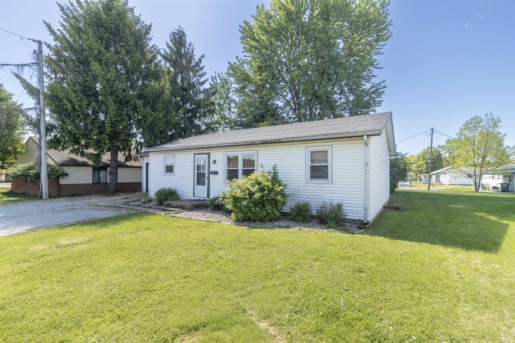 Photo of 603 E 11Th Street, Rushville, IN 46173 (MLS # 202616734)