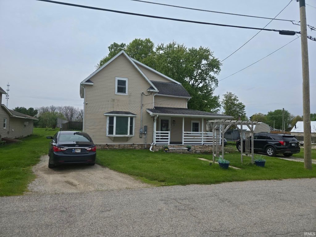 Photo of 104 Vandalia Street, La Paz, IN 46537 (MLS # 202616336)