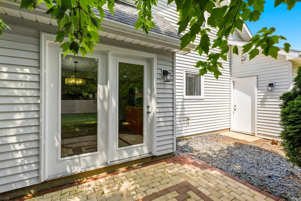 Photo of 2219 Lima Valley Drive, Fort Wayne, IN 46818 (MLS # 202627728)