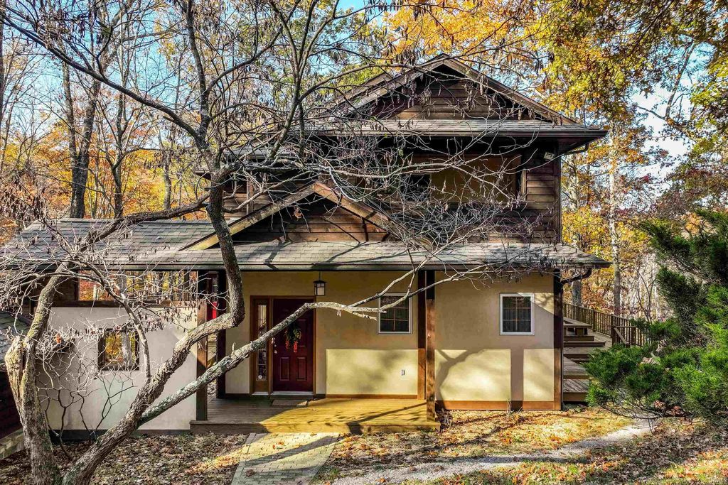 Photo of 6671 E Gross Road, Bloomington, IN 47401 (MLS # 202546525)