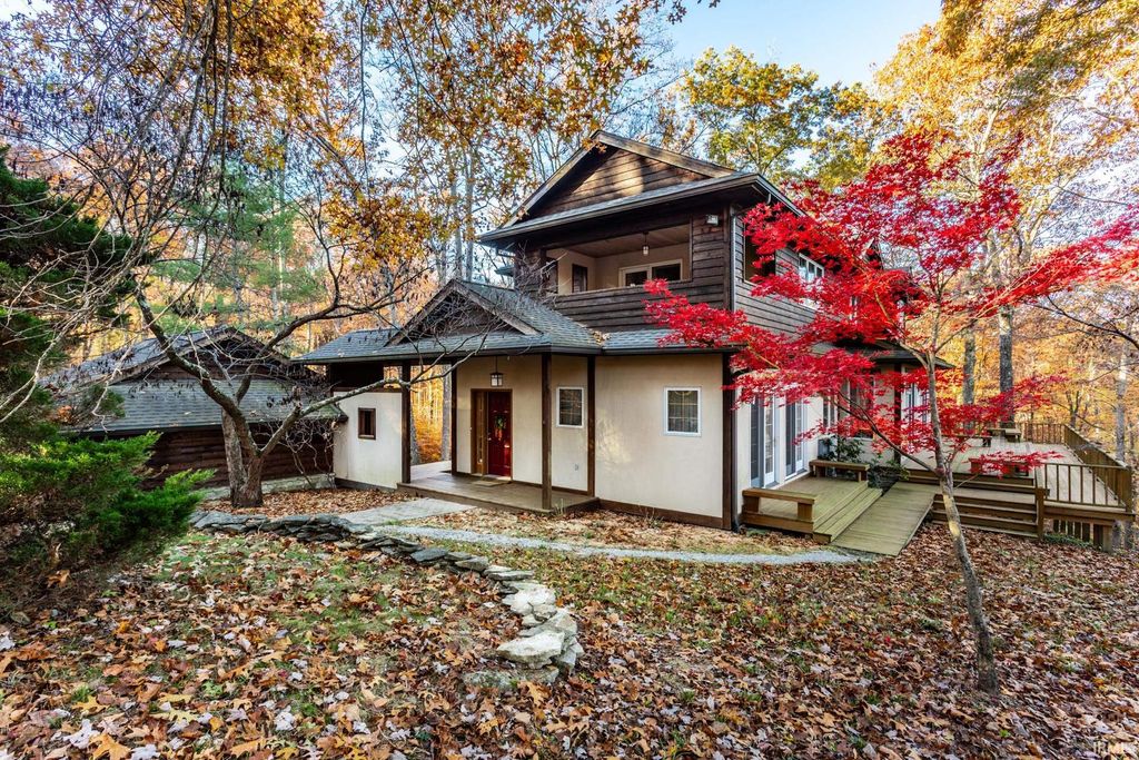 Photo of 6671 E Gross Road, Bloomington, IN 47401 (MLS # 202546525)