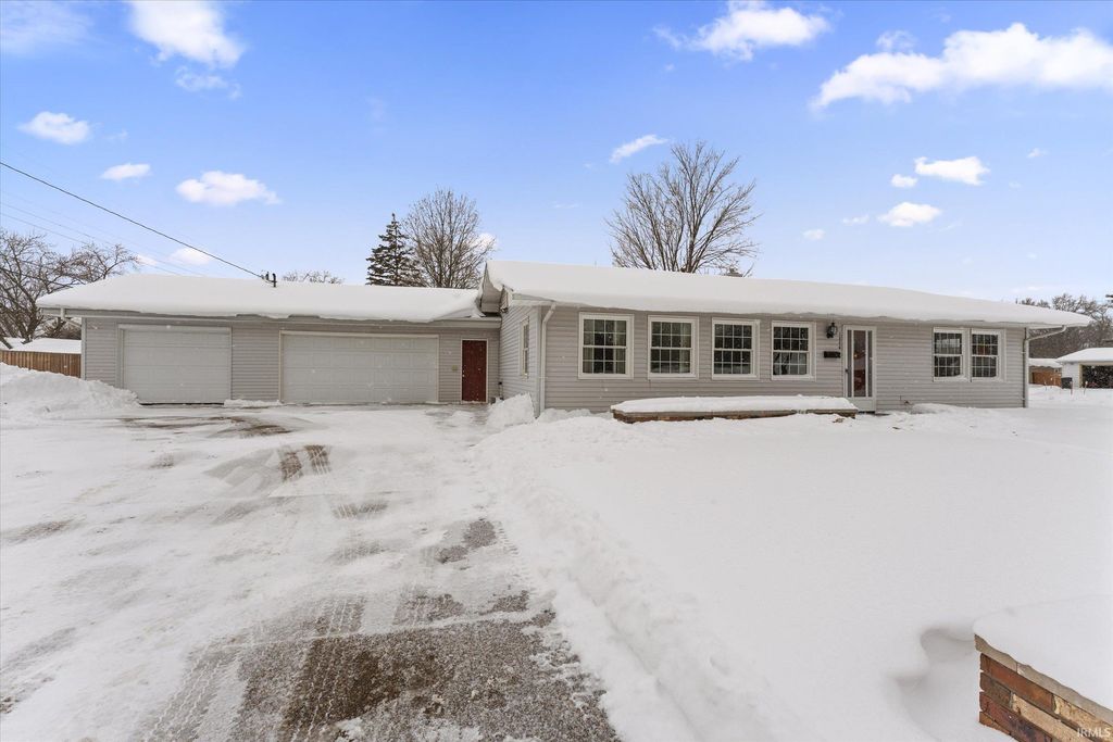 Photo of 1225 Manchester Drive, South Bend, IN 46615 (MLS # 202603050)
