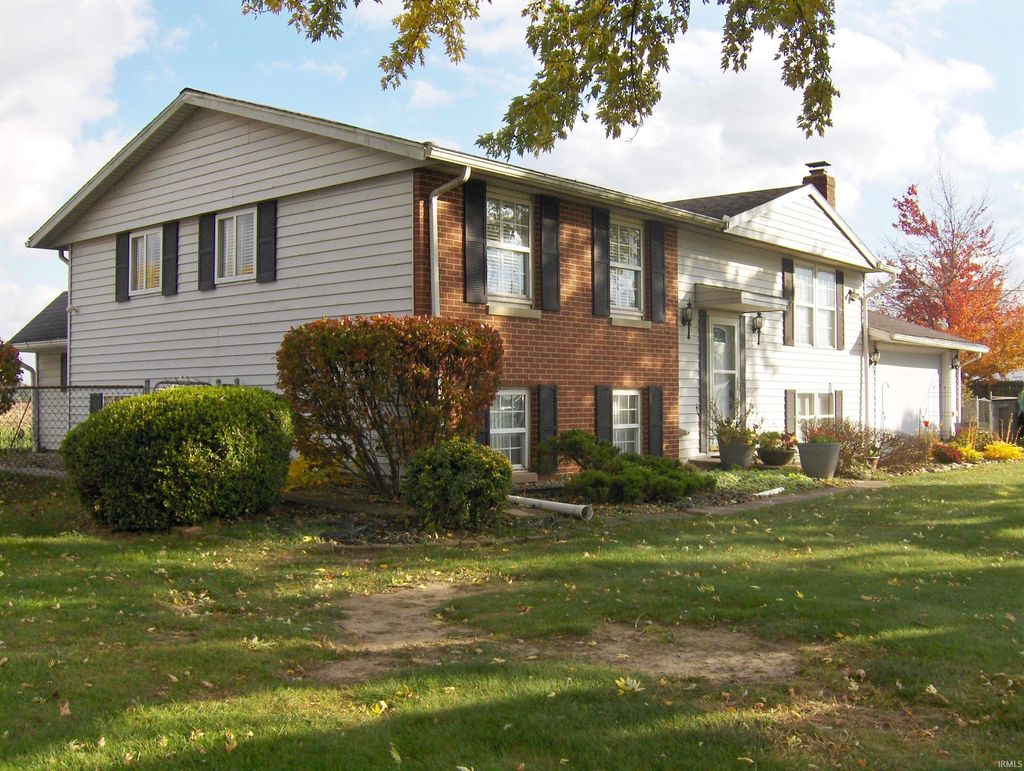 Photo of 62626 State Road 19, Elkhart, IN 46517 (MLS # 202617176)