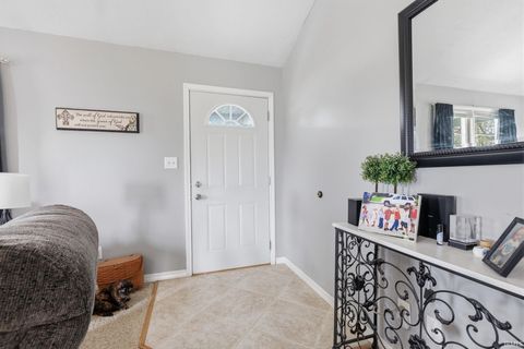 Tiny photo for 174 S 950 E, Greentown, IN 46936 (MLS # 202613333)