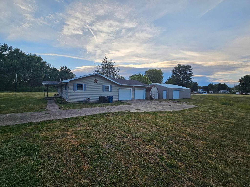 Photo of 301 N Hickory Street, Oaktown, IN 47561 (MLS # 202600173)