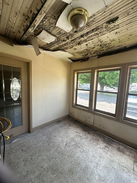 Tiny photo for 2605 E Markland Avenue, Kokomo, IN 46902 (MLS # 202526875)