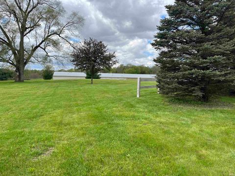 Tiny photo for 14636 N State RD 13 Road, North Manchester, IN 46962 (MLS # 202616172)