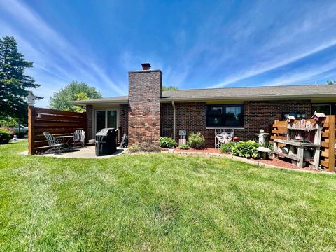 Tiny photo for 2714 Executive Court, Kokomo, IN 46902 (MLS # 202620032)
