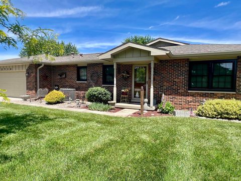 Tiny photo for 2714 Executive Court, Kokomo, IN 46902 (MLS # 202620032)