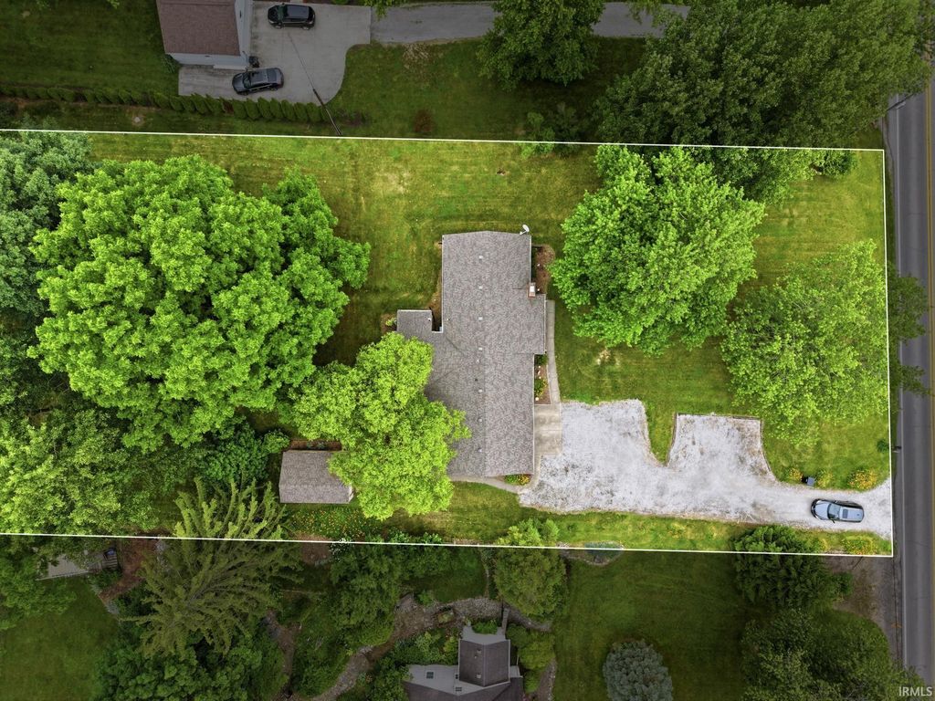 Photo of 8732 Winchester Road, Fort Wayne, IN 46819 (MLS # 202624308)